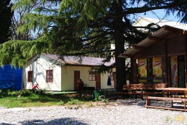 Гостиница Салют в Лазаревском